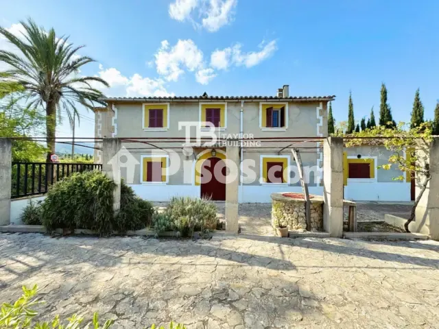 House on D'Esporlas Street — photo 1