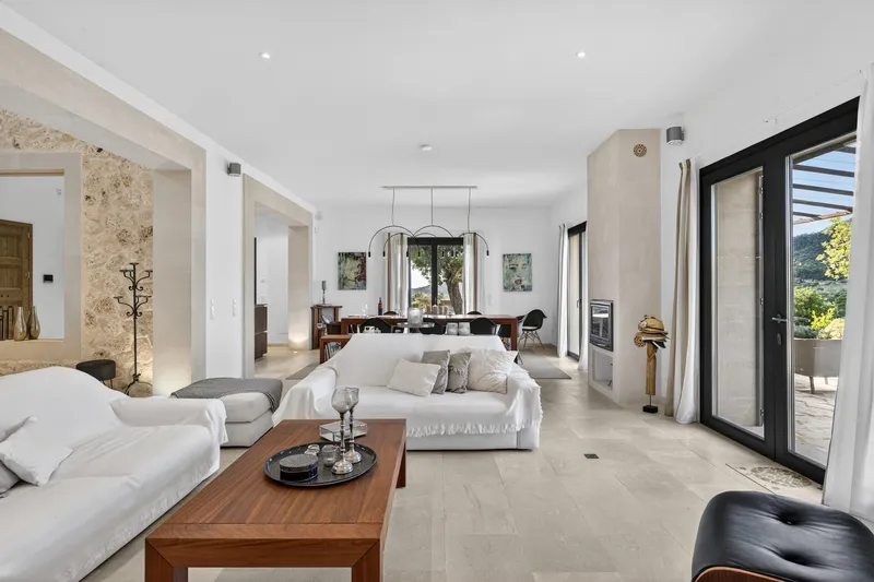 Luxury finca with pool and sea views near Portocolom — photo 8