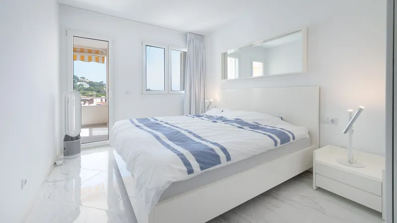 Refurbished sea view apartment for sale in Santa Ponsa in a quiet location close to the sea — photo 7