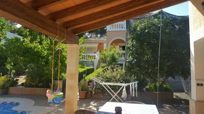 Marvelous detached house in Santa Ponsa, has 1050 m2 of plot, 300 m2 of living space, 100 m2 of terrace, 6 bedrooms, 4 bathrooms (1 — photo 4