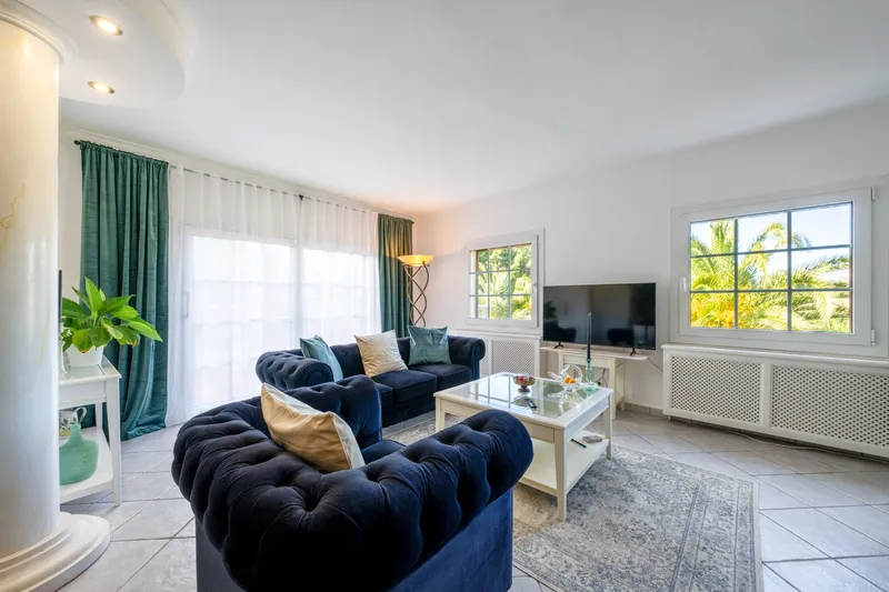 Mediterranean villa with holiday rental licence in a quiet location — photo 11