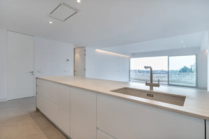 Luxury Ground-Floor Apartment with Stunning Terrace & High-End Finishes — photo 11