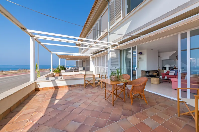 A unique opportunity: house on the seafront in Sa Ràpita with dreamlike views — photo 3
