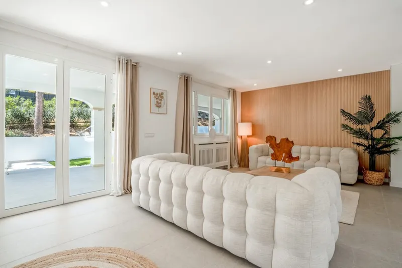 Recently renovated four bedroom villa with pool and garden in Santa Ponsa — photo 10