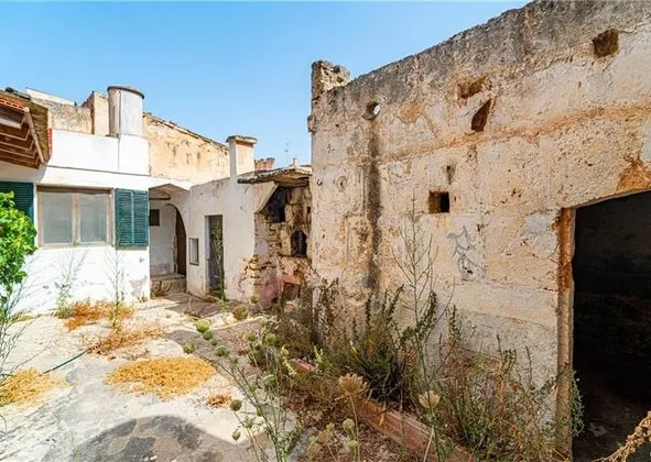 Detached house in Llucmajor Interior, Llucmajor — photo 1