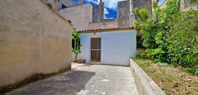 Village house for rent in Ses Salines with patio — photo 1