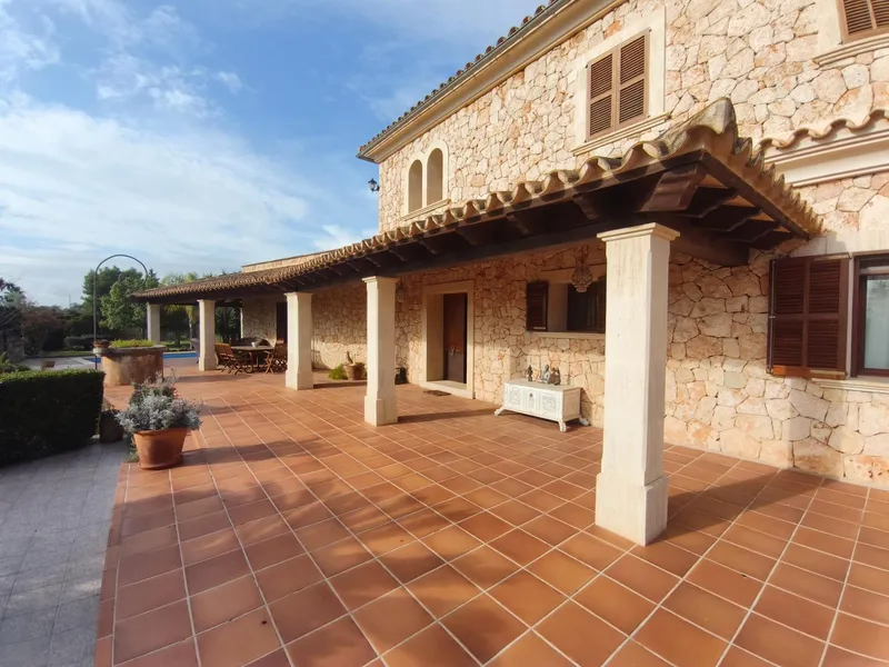 Imposing rustic chalet 360m2 in Inca — photo 4