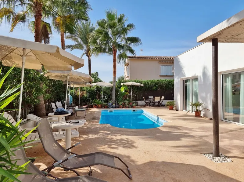 Port Verd: Bright, modern detached house with pool, roof terrace and sea access within walking distance — photo 2