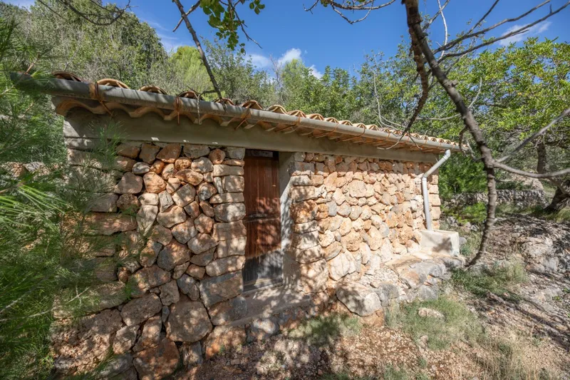 Two mountain cottages with car access in Fornalutx — photo 1