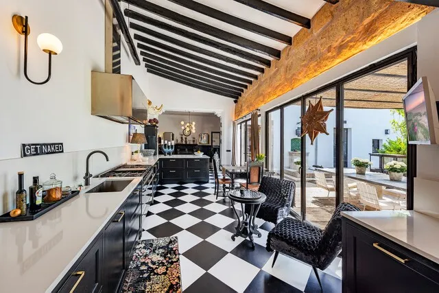 Historic mansion with guest houses for sale in Sencelles, Central Mallorca — photo 9