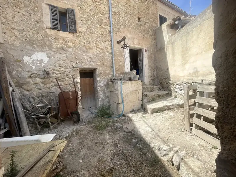 House to renovate in the picturesque village of Campanet on a plot of 436 m² with an initial construction — photo 3
