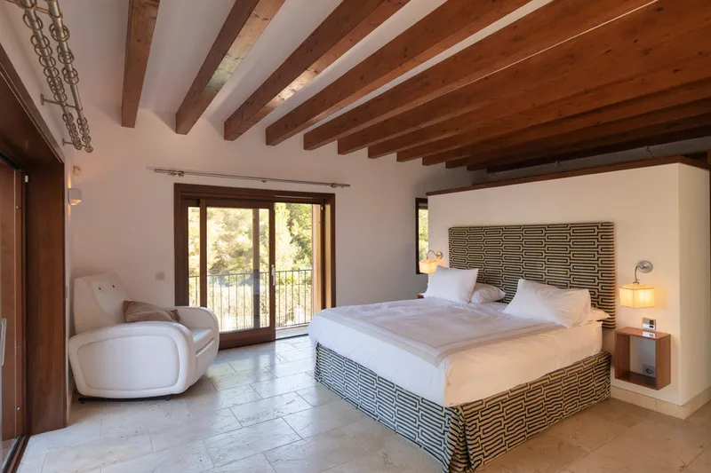 Villa in finca style in a prime residential location with plenty of privacy — photo 9