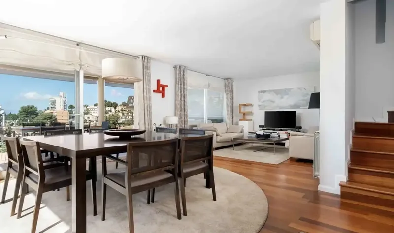 Mediterranean lifestyle, bright rooms and a wonderful view to the sea - this elegant villa in Palma perfectly combines — photo 4