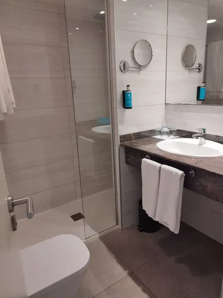 Renovated apartment building with high profitability — photo 6