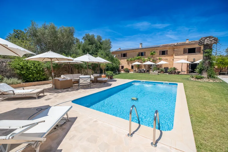 Beautiful finca for sale in Llucmajor with lots of privacy — photo 1