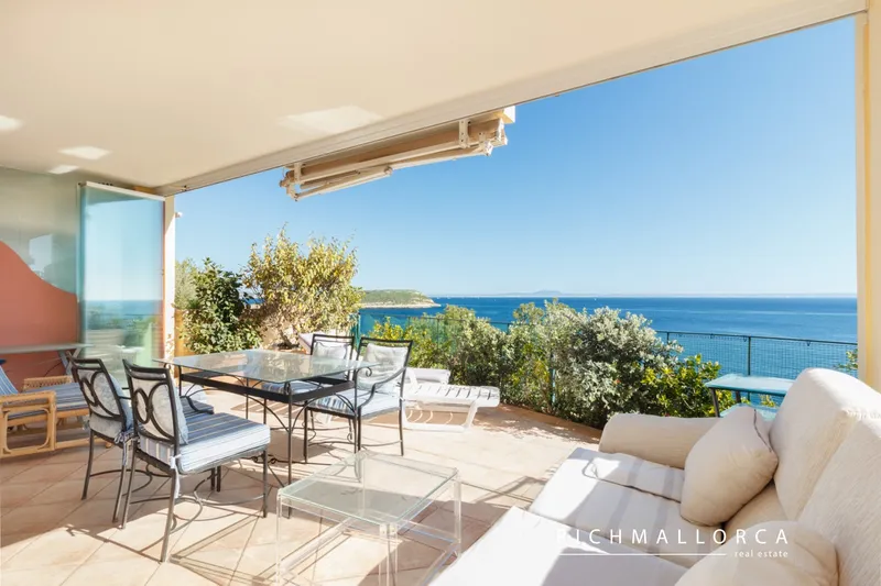 Ground floor with garden & sea views — photo 2