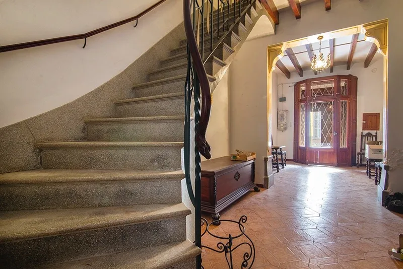 Townhouse with inner courtyard and independent apartment, Llucmajor — photo 5