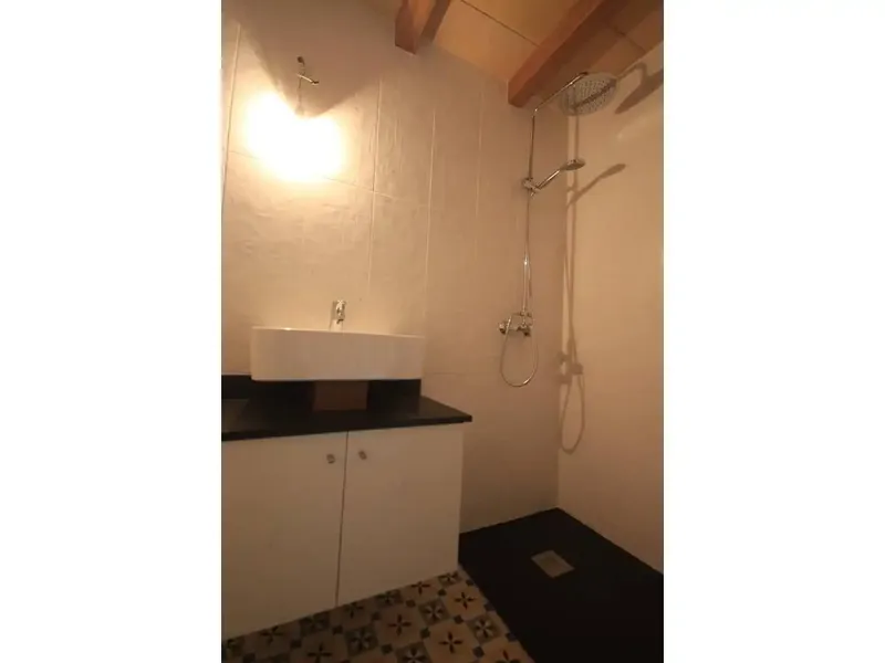 Total area 240 m², usable area 240 m², double bedrooms: 4, 3 bathrooms, condition: renovated — photo 8