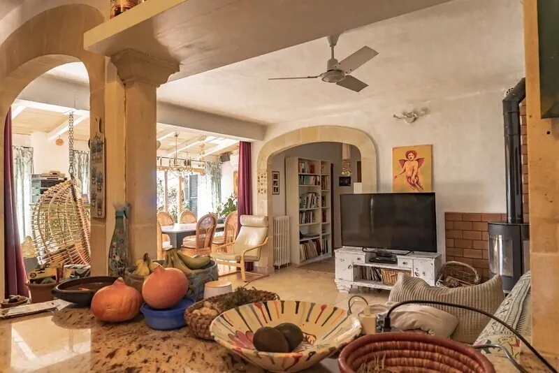 Beautiful renovated finca with pool and holiday rental license near Llucmajor — photo 6