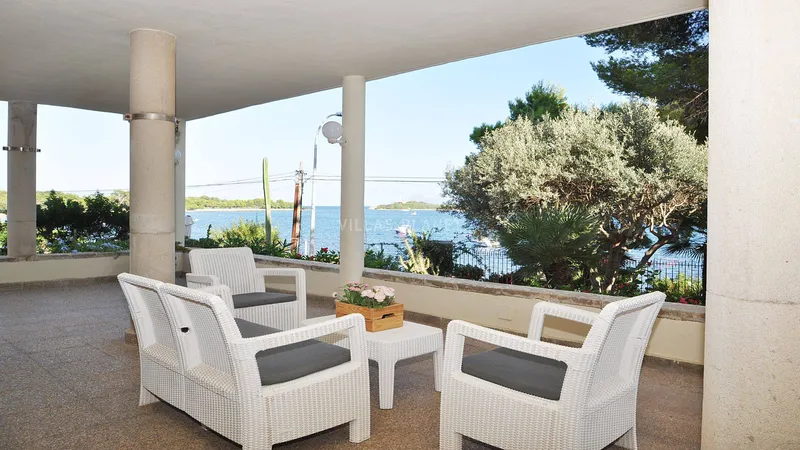 Exclusive seafront ground floor property — photo 2