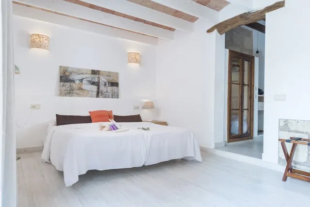 Charming village house with pool and rental licence in Moscari, Majorca — photo 11