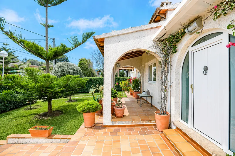 Villa on the first line of the sea in Port Adriano — photo 6
