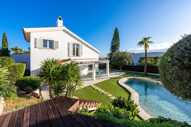 Renovated Mediterranean villa in sought-after villa urbanization — photo 2