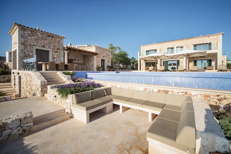 Villa with heated pool for rent, frontline in Cala Murada — photo 4