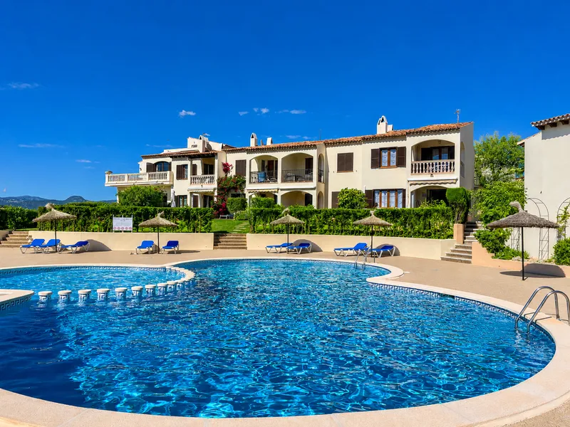 Townhouse with sea views in Santa Ponsa — photo 1