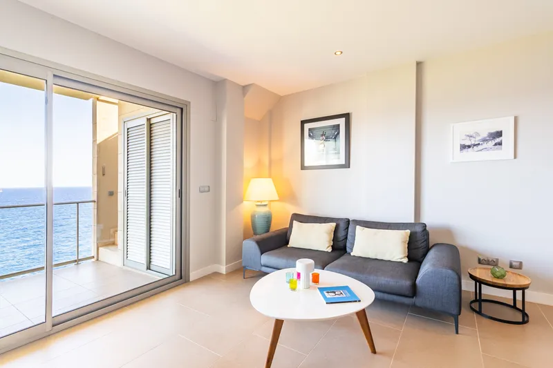 Apartment with 2 bedrooms and stunning sea views in Cala Figuera — photo 7