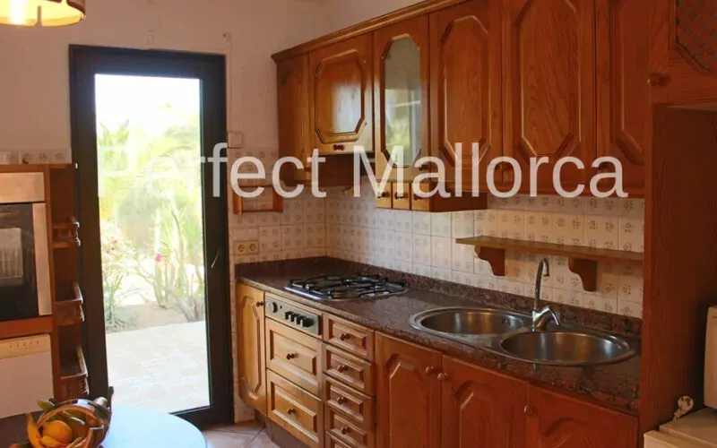 Two-family house with garages in a quiet cul de sac location in Cala Murada — photo 9