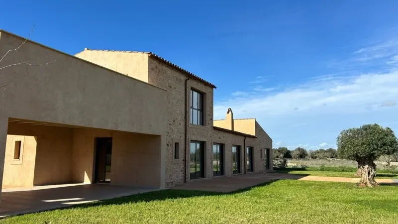 Newly built country villa with pool on a large plot in Santanyí — photo 2