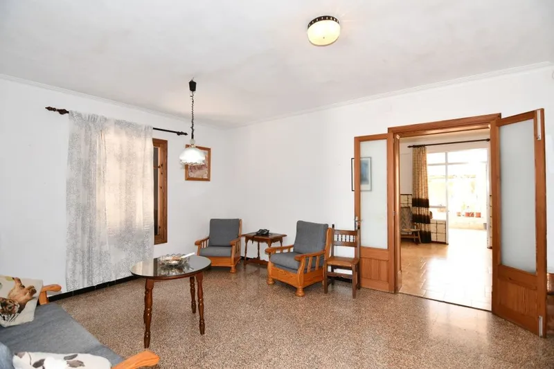 Town house with patio and possibilities of making an apartment on the first floor, in [...] — photo 7