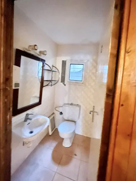Ideal commercial premises for a small business, 200m from ... — photo 11