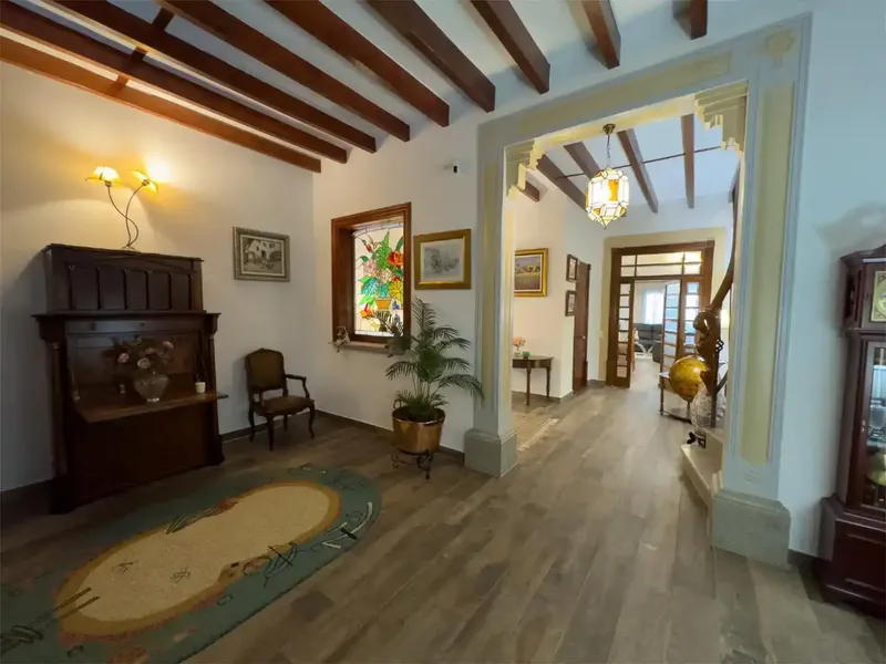 ¡Bienvenido a tu futuro hogar en Mallorca! ¿Te imaginas viviendo en una casa de pueblo mallorquina que combina el encanto de la tradición co — photo 2