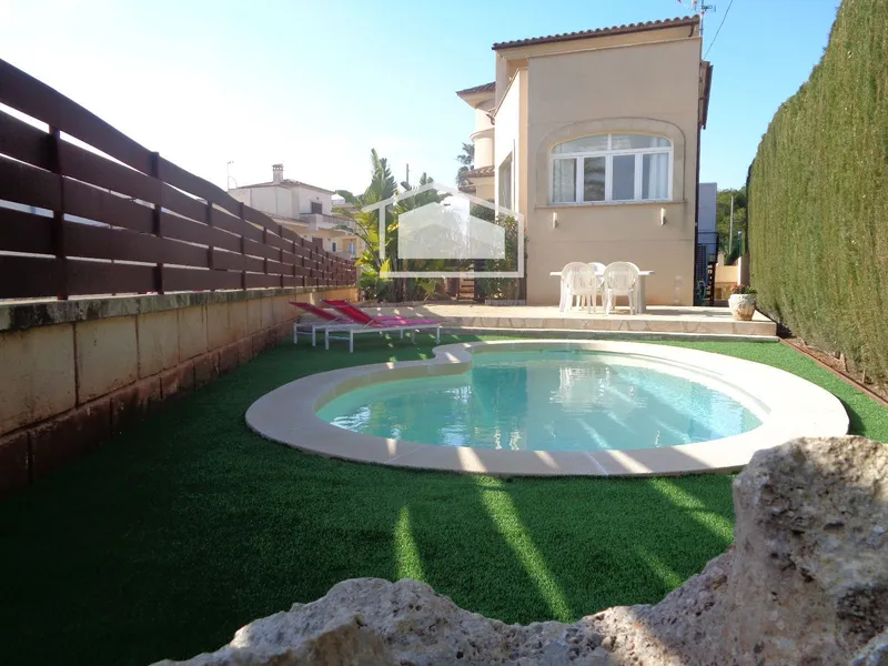 Vacation rental. Price on request per day. Villa Teresa: 6 people — photo 1