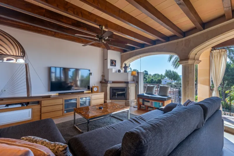 Great villa with pool and garage — photo 8