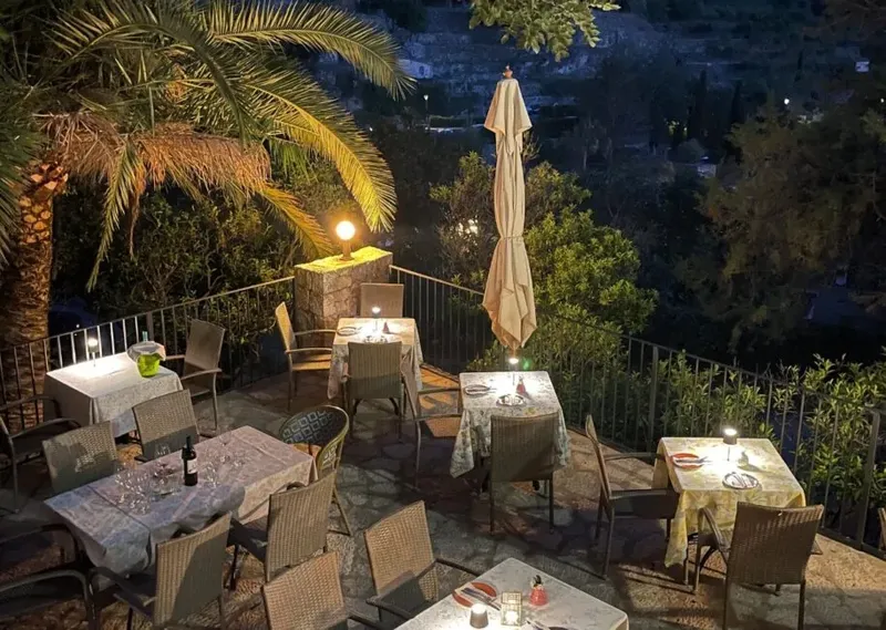 Bar transfer in Deià — photo 9