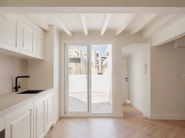 Newly renovated penthouse in Old Town — photo 1