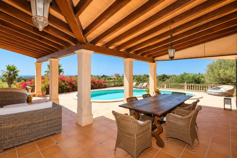 Spacious and bright Mediterranean-style country house, featuring pleasant terraces, [...] — photo 3