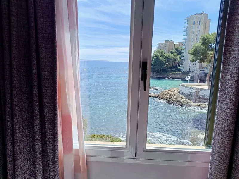 Sea view penthouse in Cas Catala with direct beach access — photo 10