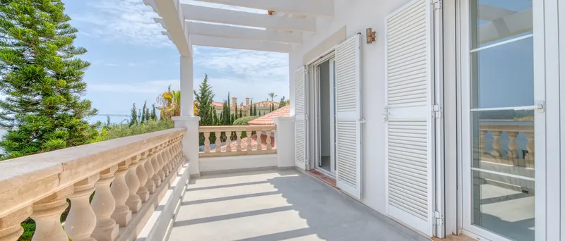 Pretty Mediterranean villa in Santa Ponsa with partial sea views — photo 1
