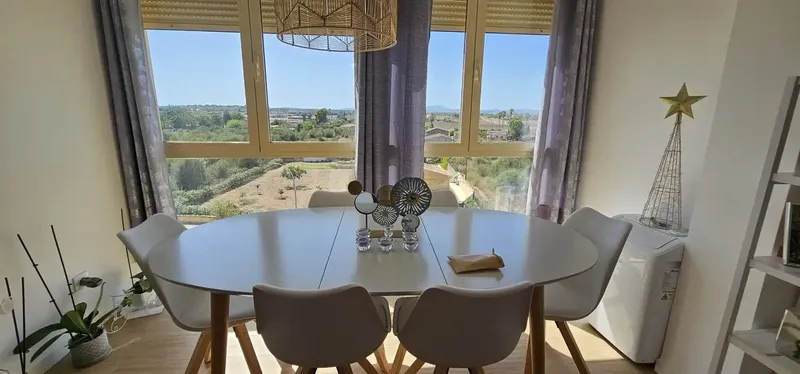 Espaciosa Vivienda en Alquiler con Terraza y Balcón. — photo 2