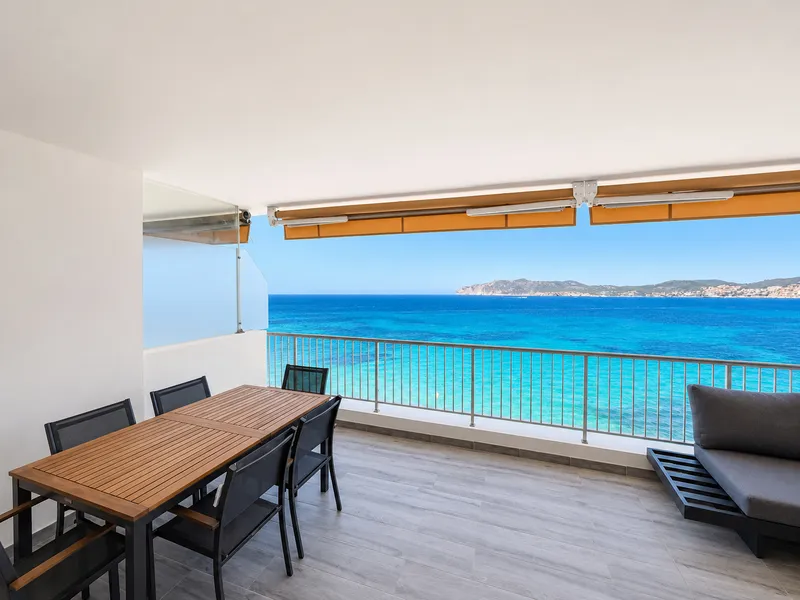 Luxurious modern apartment on the first sea line in Santa Ponsa — photo 4