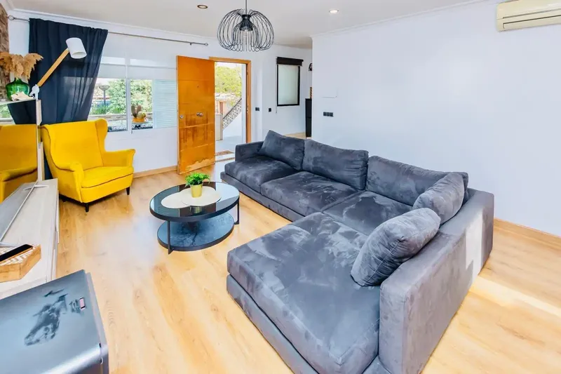 Discover your new home! This beautiful semi-detached house in the Son Ferrer area offers everything you need to enjoy the Mediterranean — photo 3
