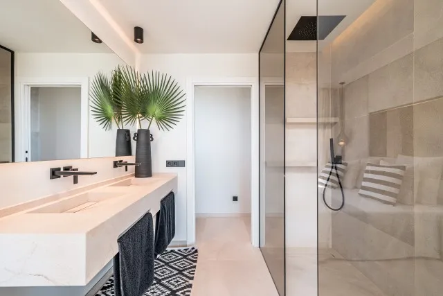 Newly built penthouse with pool for sale in Santa Ponsa, Mallorca — photo 11