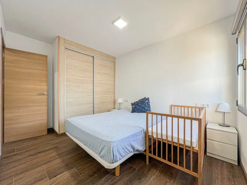 Beautiful renovated flat on the first line of the sea — photo 12