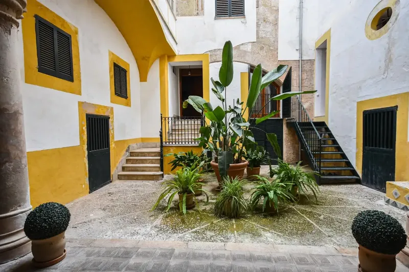 Apartment on first floor or mezzanine in the historic La Calatrava neighborhood, in the heart of Palma's old town — photo 7