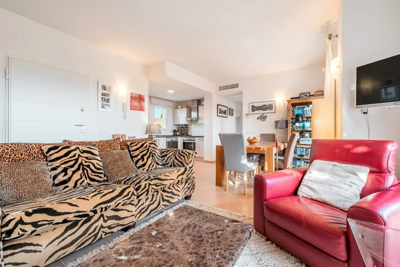 La Rapita gated complex apartment for sale with swimming pool and sunny terraces — photo 4