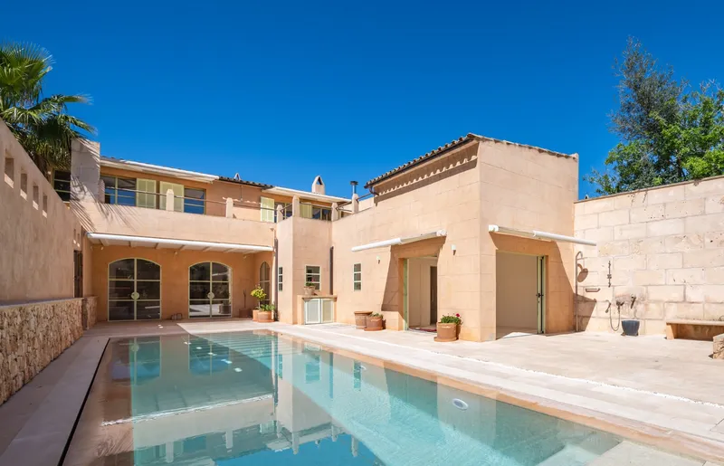 Townhouse with lift and sauna in Ses Salines Mallorca — photo 1